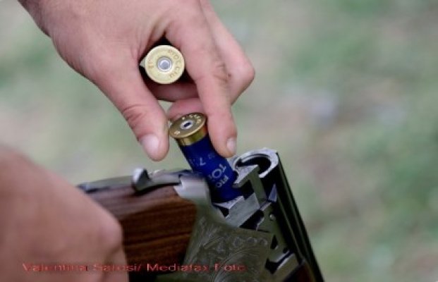 Percheziţii la Grădina: Poliţia a găsit muniţie şi bunuri furate